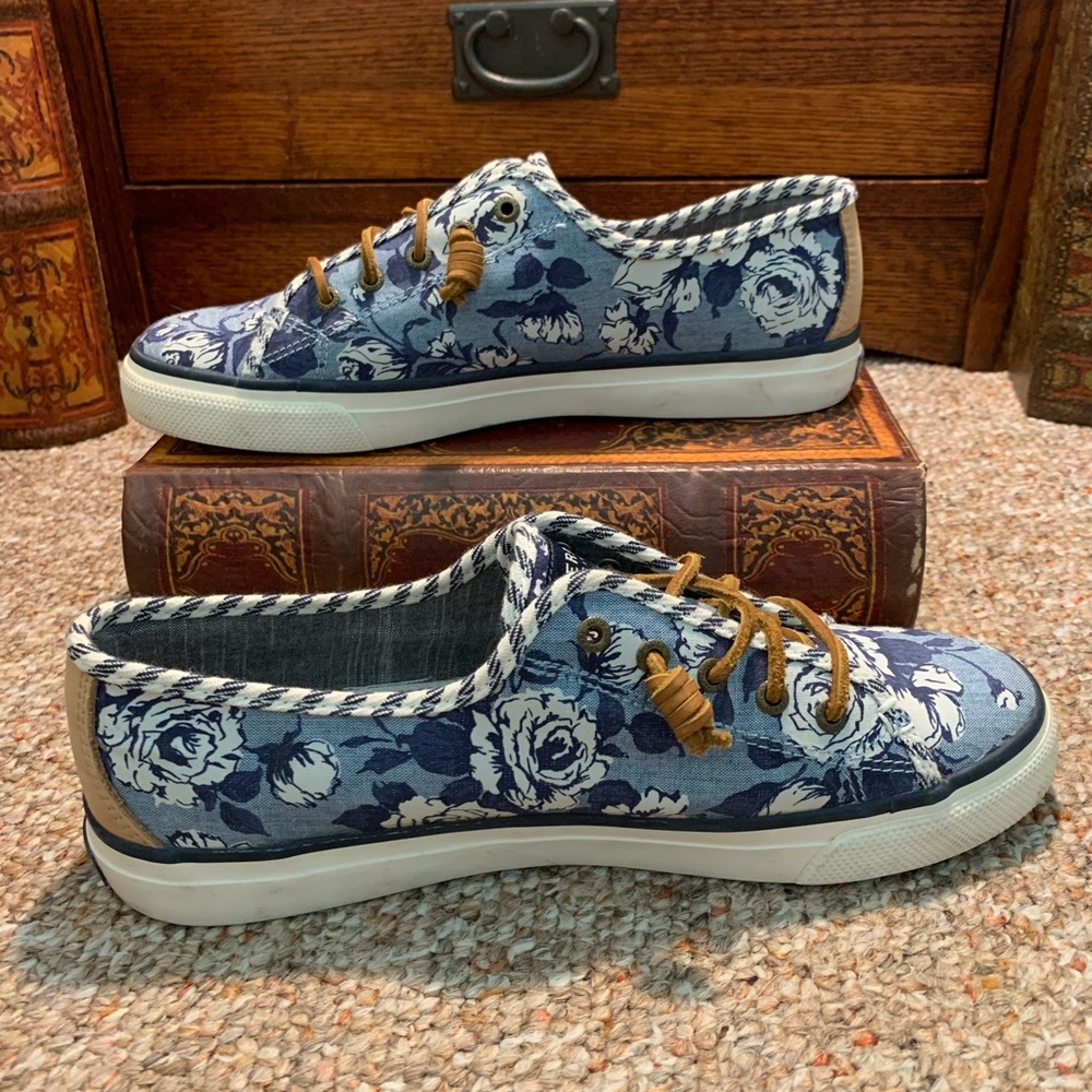 Sperry Sneakers